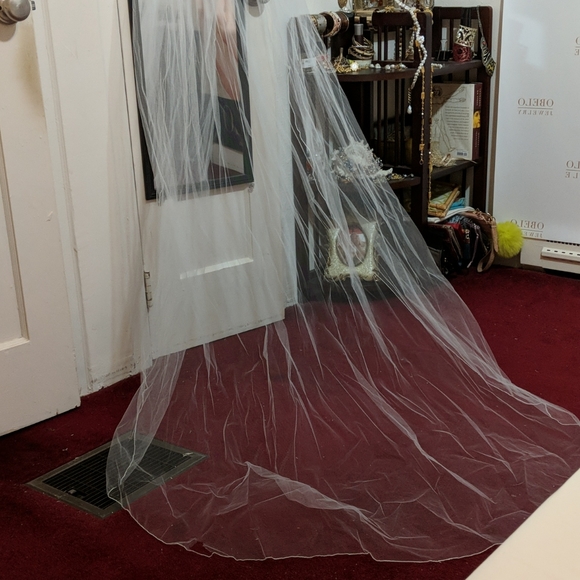 Very long 1 layer bridal veil - Picture 3 of 6